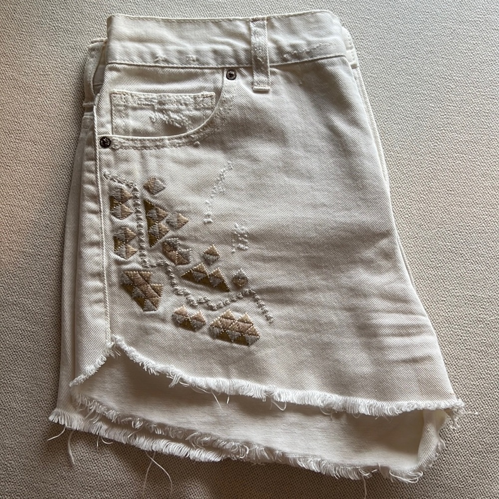 Free People White Shorts 🤍